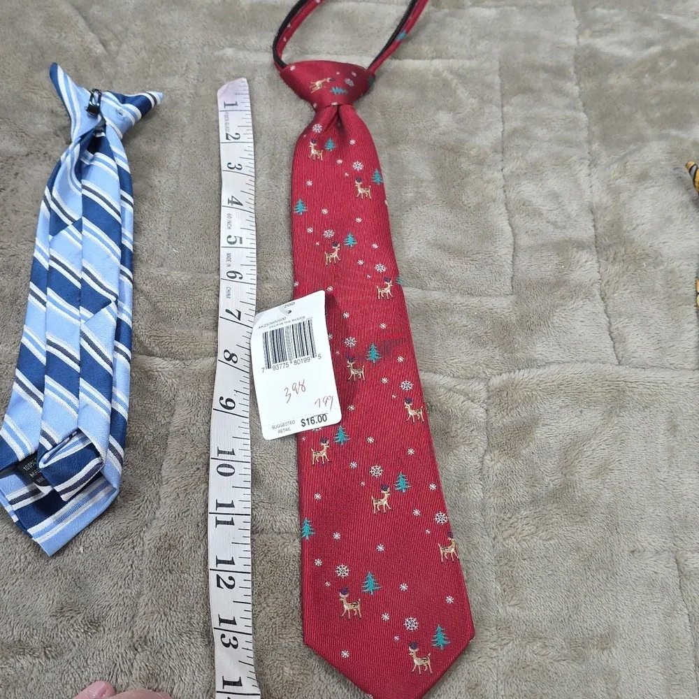 Bundle Of Boys Ties (3) Izod Christmas Zip/Unbranded Patterened Clip-ons EUC